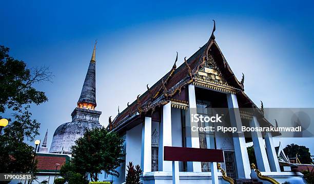 Tempio Di Wat Phra Mahathatayuthayatailandia Nakhon Si Thammarat Tailandia - Fotografie stock e altre immagini di Adulazione