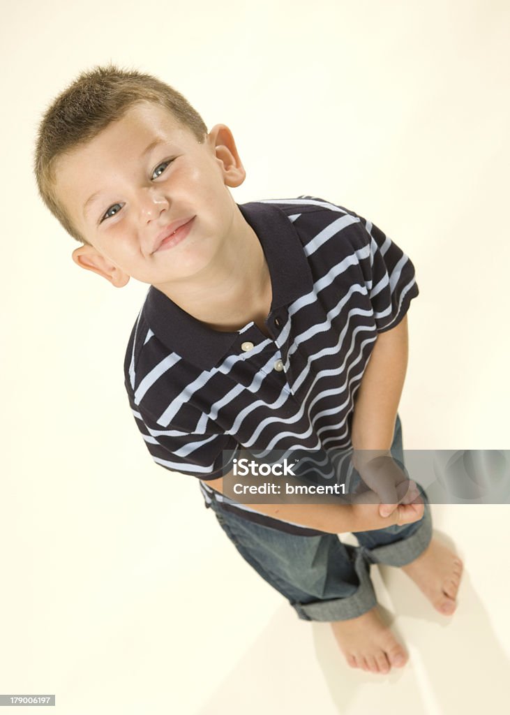 Alegre joven niño (perspectiva - Foto de stock de Gran angular libre de derechos