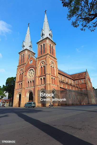 Saigon Basilica Di Notredame Di Ho Chi Minh City - Fotografie stock e altre immagini di Città - Città, Città di Ho Chi Minh, Vita cittadina