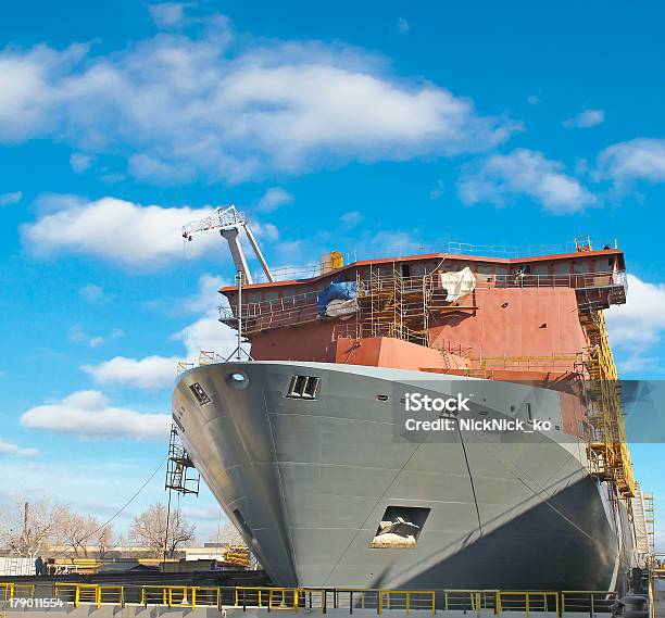 Der Bau Eines Neuen Schiff Im Trockendock Shipyard Stockfoto und mehr Bilder von Aktivitäten und Sport - Aktivitäten und Sport, Anker, Anker werfen