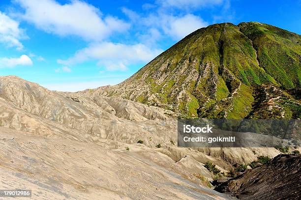 Foto de Vulcão Paisagem De Montanha Do Monte Bromo Indonésia e mais fotos de stock de Arranjar