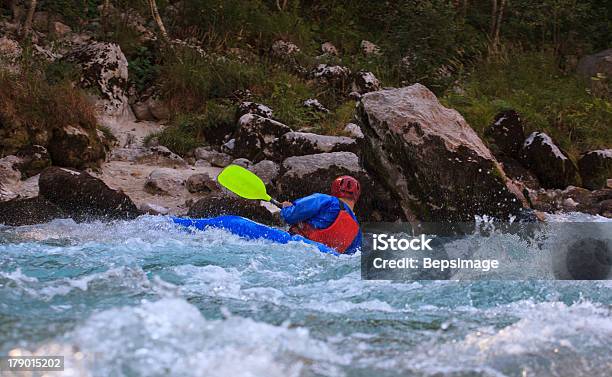 카약을 소카 강 슬로베니아 급류-강에 대한 스톡 사진 및 기타 이미지 - 급류-강, 나무 뗏목, 남자