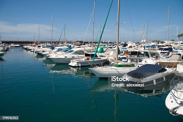 Foto de Porto Na Costa Adeje e mais fotos de stock de Barco a Vela - Barco a Vela, Barco de passageiros, Espanha