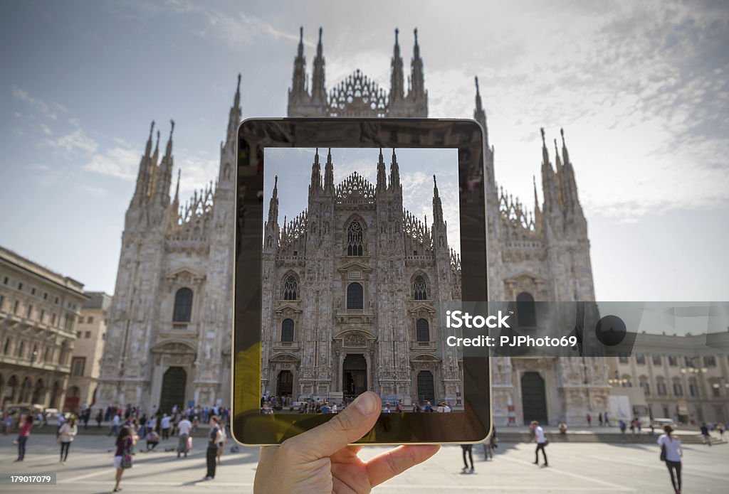 Nehmen Bild mit digitalen tablet in Mailand - Lizenzfrei Architektur Stock-Foto