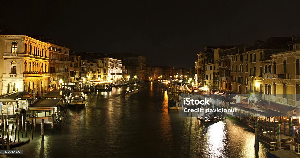 Venise dans la nuit - Photo de Architecture libre de droits