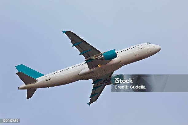 Flugzeug Stockfoto und mehr Bilder von Abheben - Aktivität - Abheben - Aktivität, Abschied, Blau