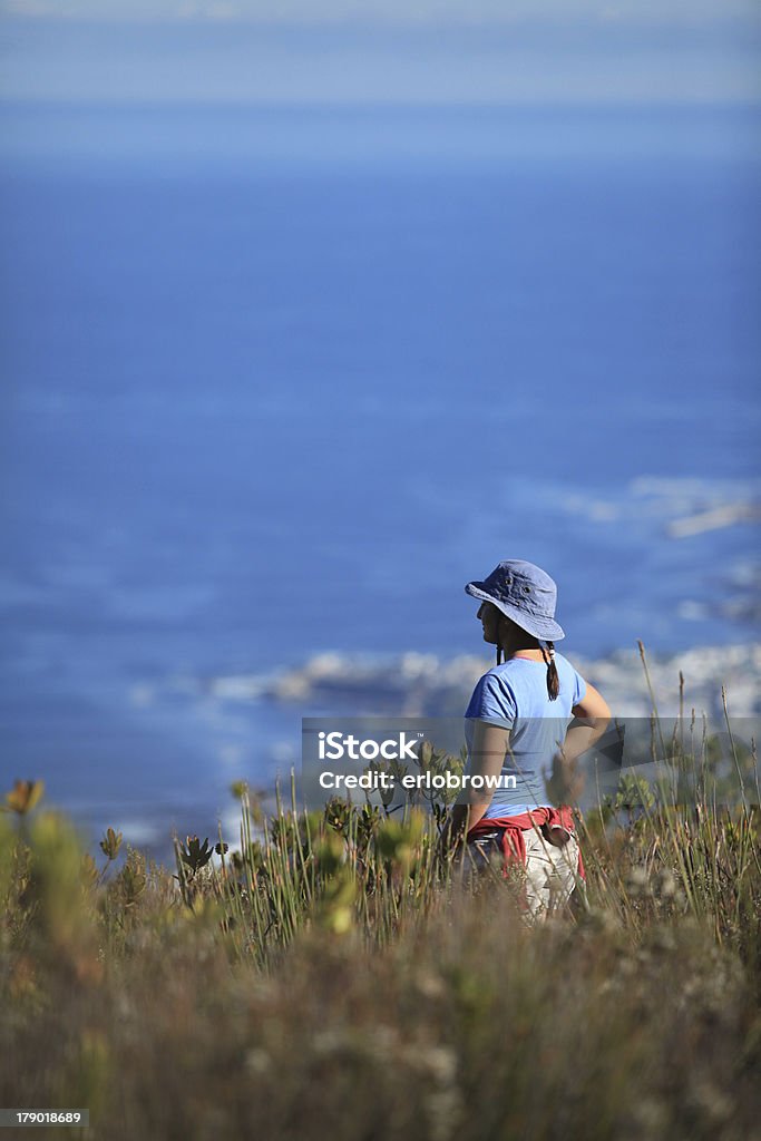 Hiking di vista - Foto stock royalty-free di Adulto