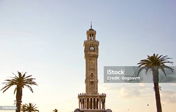 Foto de Em İzmir Konak Square e mais fotos de stock de Izmir - Izmir, Torre de relógio, Antigo
