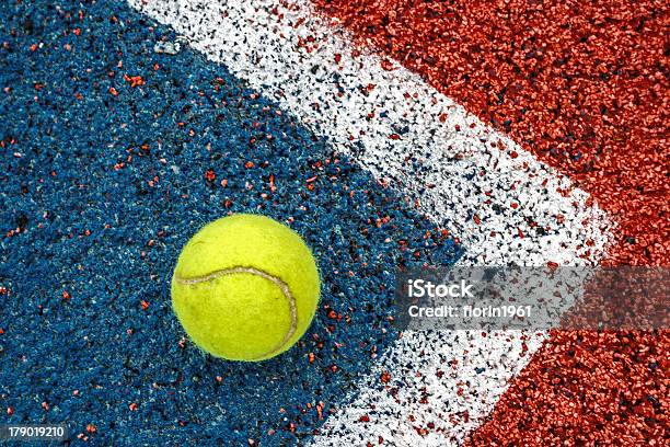 Photo libre de droit de Balle De Tennis banque d'images et plus d'images libres de droit de Artificiel - Artificiel, Balle de tennis, Balle ou ballon