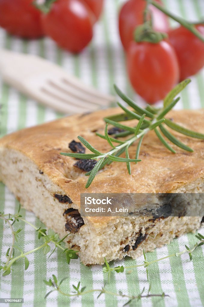 Fougasse avec des oignons - Photo de Ail - Légume à bulbe libre de droits