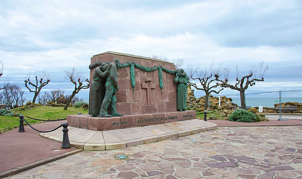 istock Monument to the fallen soldiers, Biarritz 179019832