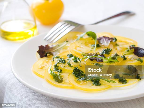 Tomate Entrada - Fotografias de stock e mais imagens de Alface - Alface, Alimentação Saudável, Amarelo