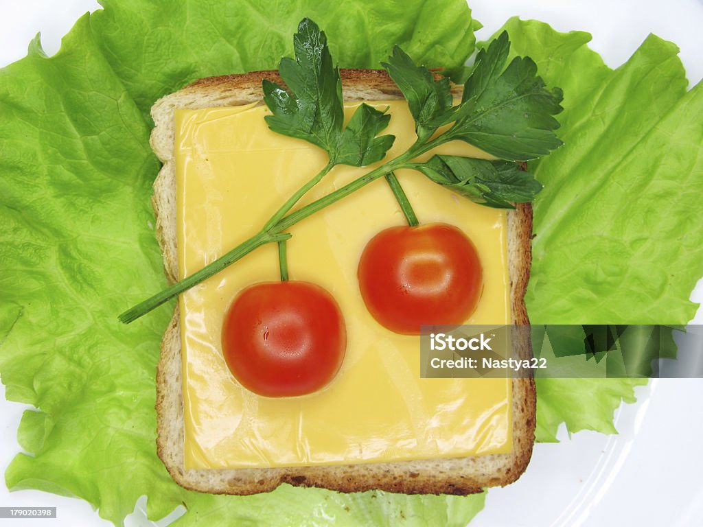 Créatif sandwich au fromage et légumes tomate - Photo de Aliment libre de droits