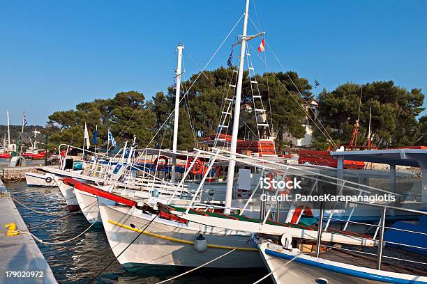 Skiathos Wyspie W Grecji - zdjęcia stockowe i więcej obrazów Bez ludzi - Bez ludzi, Brzeg wody, Europa - Lokalizacja geograficzna