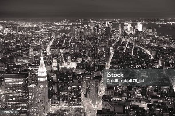 Cidade De Nova York Manhattan Skyline - Fotografias de stock e mais imagens de Alto - Descrição Física - Alto - Descrição Física, Anoitecer, Ao Ar Livre