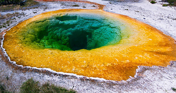 morning glory thermal pool - caldera photos et images de collection