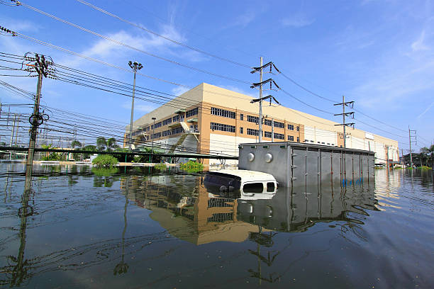 inundaciones - rafting thailand river inflatable raft fotografías e imágenes de stock
