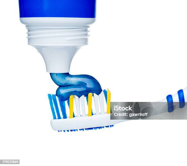 Photo libre de droit de Brosse À Dents Et Dentifrice banque d'images et plus d'images libres de droit de Article de toilette - Article de toilette, Beauté, Blanc