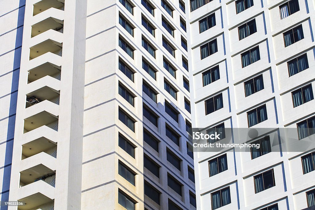 Extérieur du bâtiment de l'hôtel de luxe, avec une architecture moderne - Photo de Appartement libre de droits