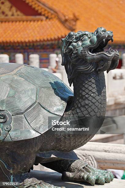Foto de Tartaruga De Bronze Imperador Cidade Proibida Na China e mais fotos de stock de Animal