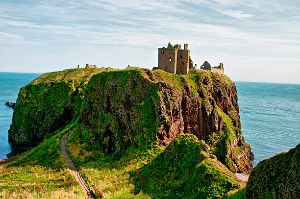 View Dunnottar Castle View Dunnottar Castle, Aberdeenshire, Scotland, UK. aberdeen scotland stock pictures, royalty-free photos & images