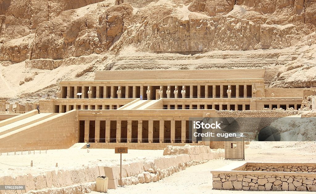 Templo mortuário da rainha Hatshepsut. - Foto de stock de Alívio royalty-free