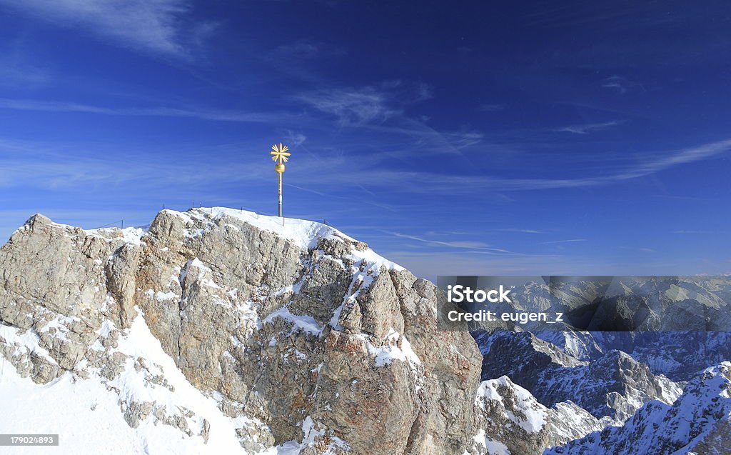 Góra Zugspitze-Top Niemiec. - Zbiór zdjęć royalty-free (Bieg przełajowy)