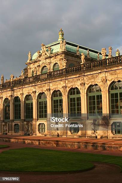 Photo libre de droit de Dresde Et Le Zwinger banque d'images et plus d'images libres de droit de Palais - Palais, Adulation, Allemagne