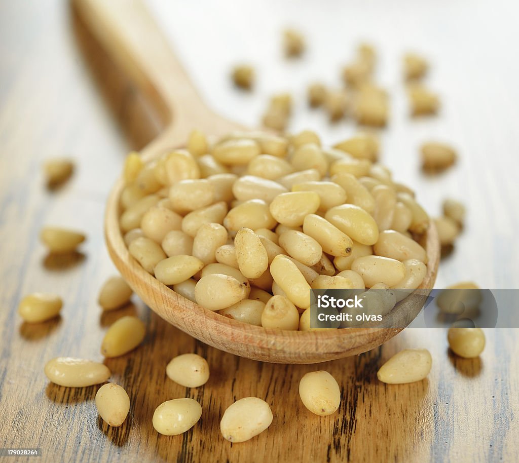 Piñones - Foto de stock de Alimento libre de derechos