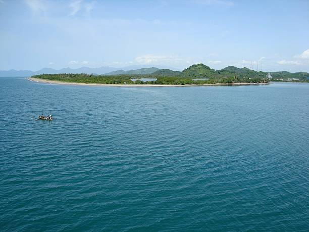 ломбок береговая линия в lembar, малые зондские острова - tenggara стоковые фото и изображения