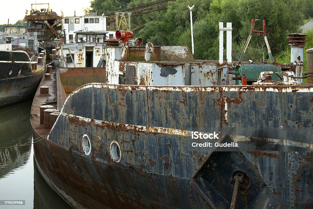 Navios naufragados - Foto de stock de Abandonado royalty-free