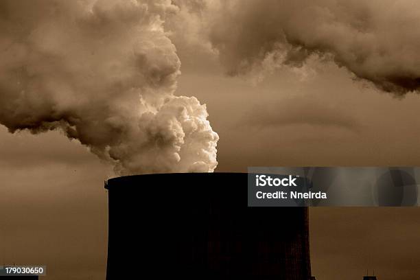 Elektrownia Cieplna - zdjęcia stockowe i więcej obrazów Bez ludzi - Bez ludzi, Chemia - Nauka, Chmura