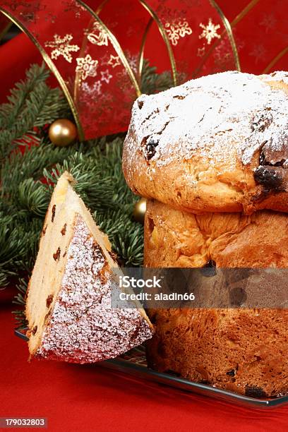 Panettone Italiano Natale Torta Di Frutta - Fotografie stock e altre immagini di Abete - Abete, Albero, Albero di natale