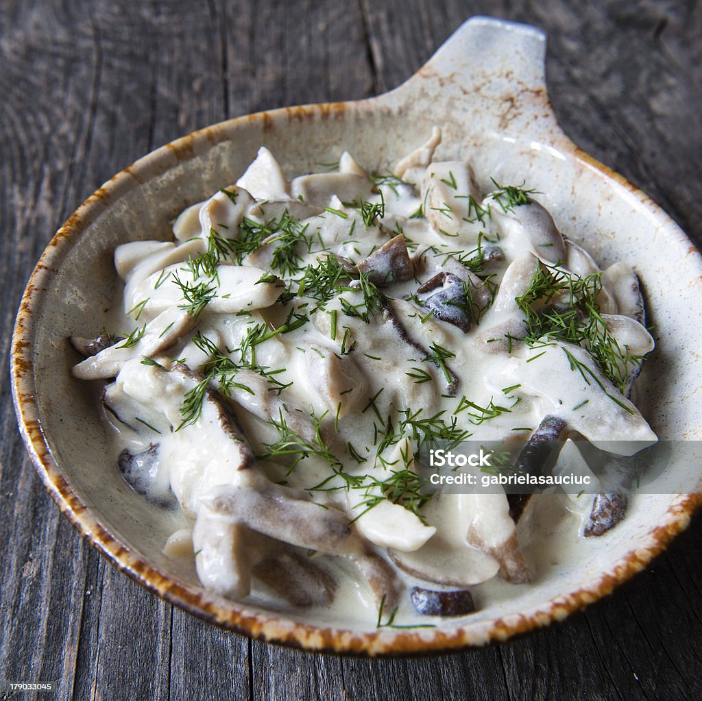 Plato de hongos - Foto de stock de Alimento libre de derechos