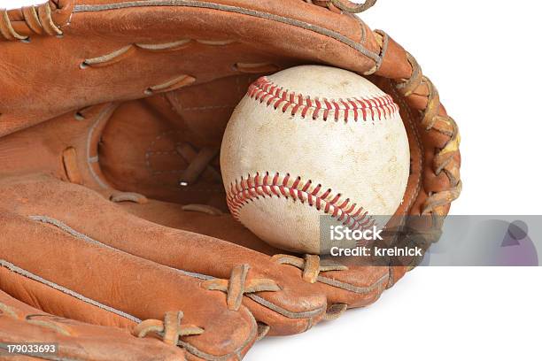 Baseballausstattung Stockfoto und mehr Bilder von Alt - Alt, Baseball-Spielball, Baseballhandschuh