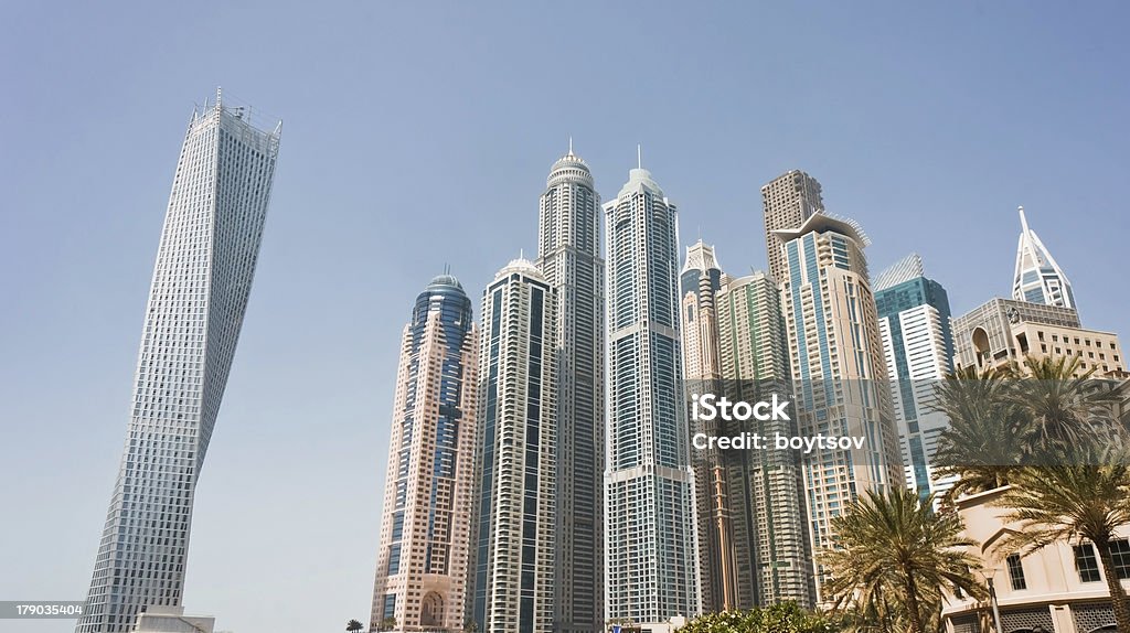 Arranha-céus de Dubai - Foto de stock de Alto - Descrição Geral royalty-free