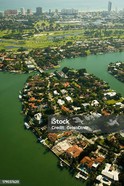 Inmobiliaria En Miami Foto de stock y más banco de imágenes de Aire libre - Aire libre, Arquitectura, Asentamiento humano