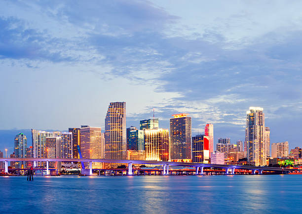 Cidade de Miami Florida panorama do pôr do sol, Verão - fotografia de stock