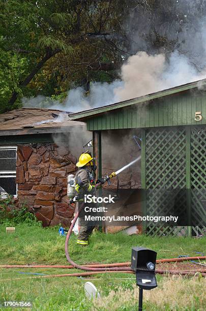 Mopping Bis Stockfoto und mehr Bilder von Feuerwache - Feuerwache, Feuerwehrmann, Oklahoma