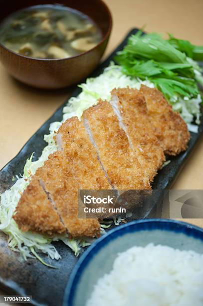 Foto de Cozinha Japonesa Tonkatsu e mais fotos de stock de Alimentação Saudável - Alimentação Saudável, Almoço, Arroz - Alimento básico