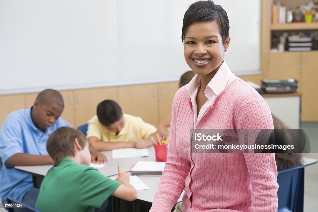 Учитель начальной школы - Стоковые фото Афроамериканская этническая группа роялти-фри