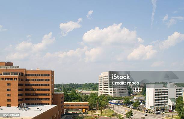 Foto de Office Edifício e mais fotos de stock de Arquitetura - Arquitetura, Bens imóveis, Bens imóveis comerciais