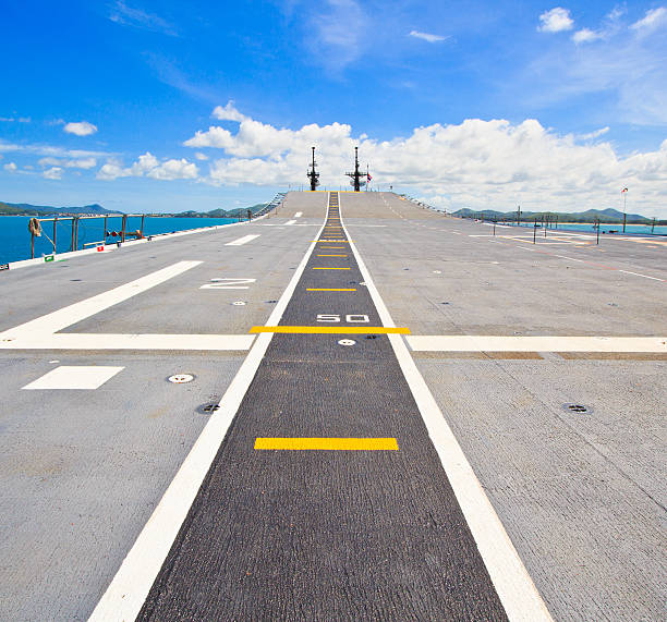 istock The aircraft carrier 179046585