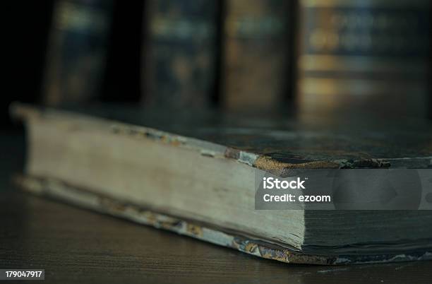 Old Book Stockfoto und mehr Bilder von Alt - Alt, Altertümlich, Altes Buch