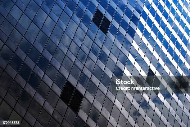 Foto de Janela Reflexo 4 e mais fotos de stock de Arquitetura - Arquitetura, Arranha-céu, Azul