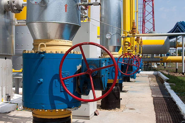 istock Handle gate valve with steel pipe on gas compressor station 179048396
