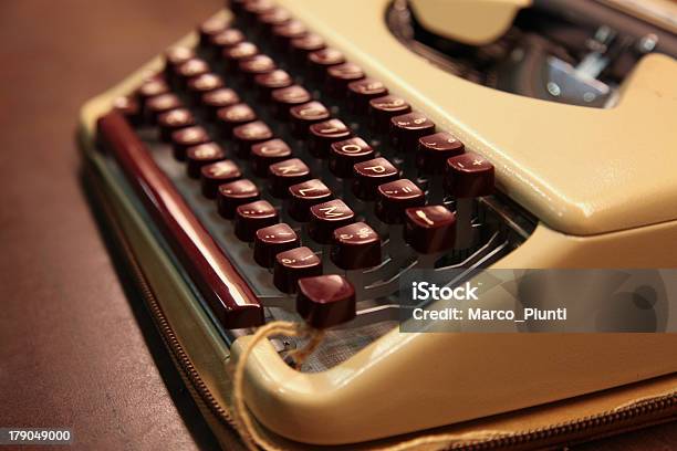 Vintage Maszyna Do Pisania - zdjęcia stockowe i więcej obrazów Alfabet - Alfabet, Antyczny, Bez ludzi