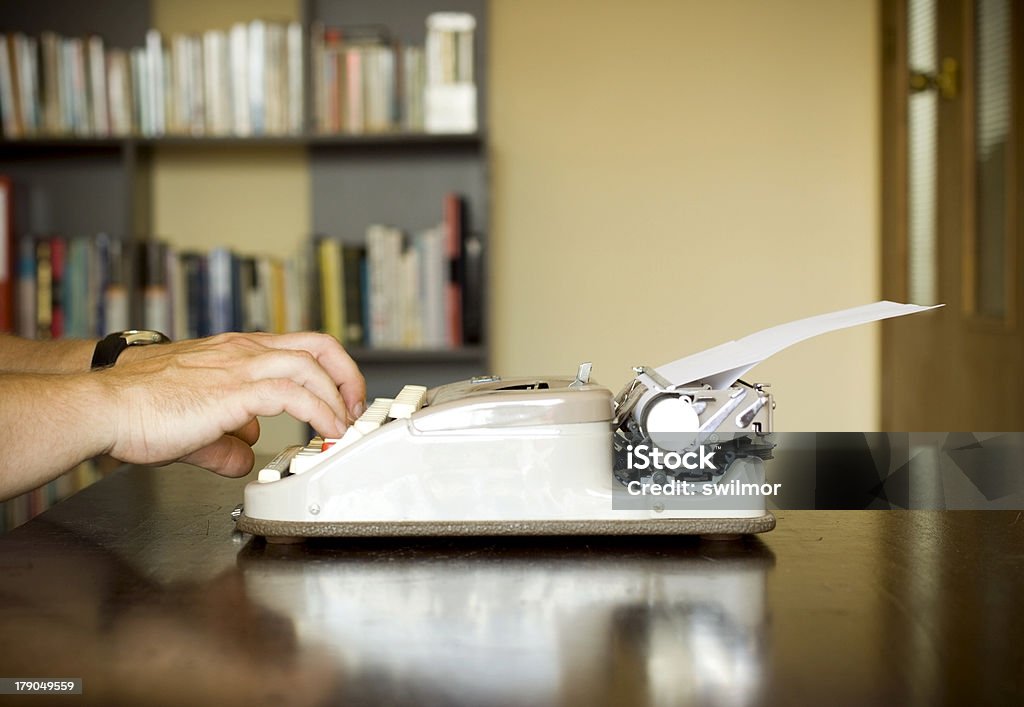 Máquina de escribir Vintage - Foto de stock de Anticuado libre de derechos