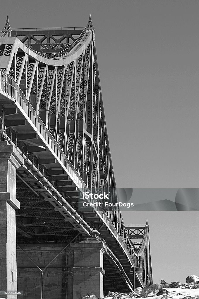 Puente en blanco y negro - Foto de stock de Acero libre de derechos