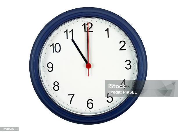 Foto de Relógio Exibindo 11 Horas e mais fotos de stock de Branco - Branco, Cronômetro - Instrumento para medir o tempo, Escritório